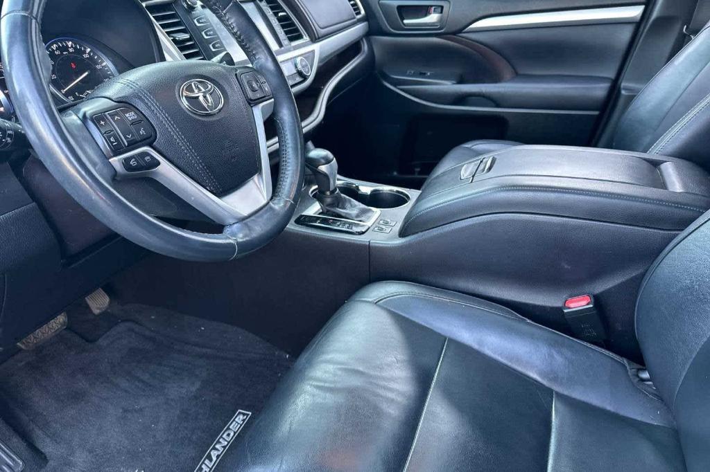 used 2016 Toyota Highlander car, priced at $18,641