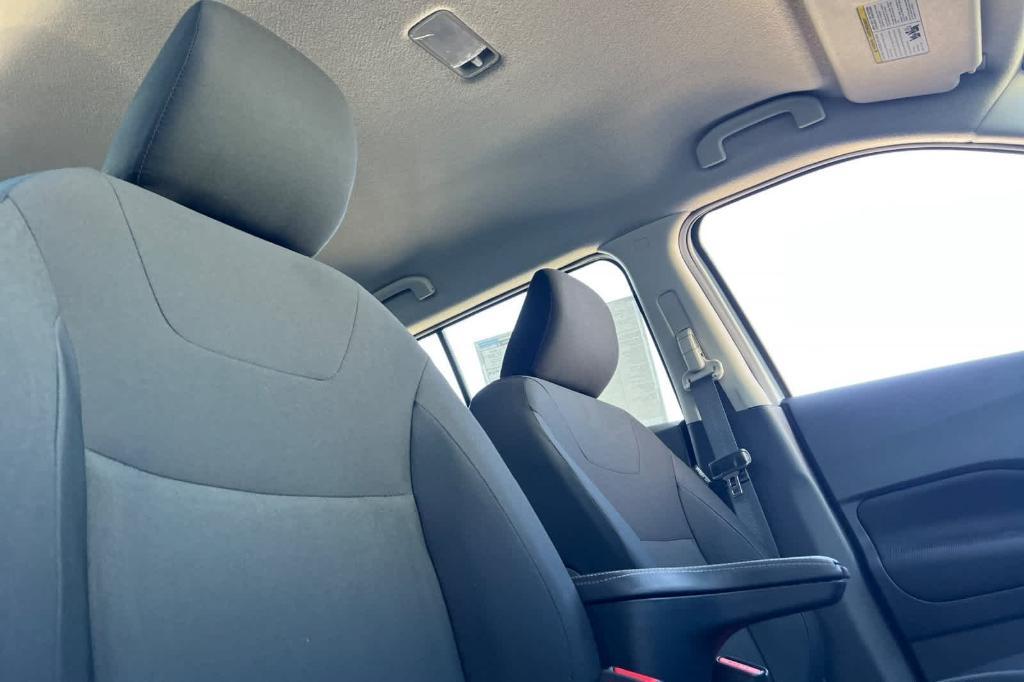 new 2025 Nissan Kicks Play car, priced at $21,019