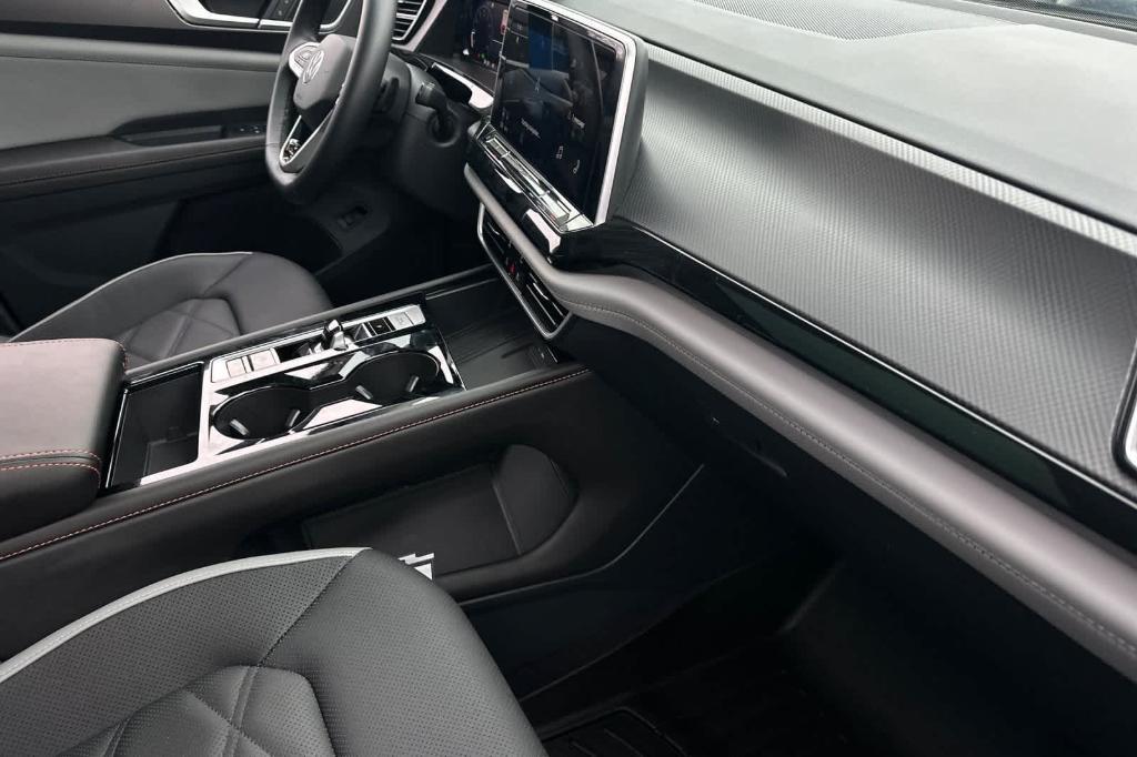 used 2025 Volkswagen Atlas car, priced at $37,865