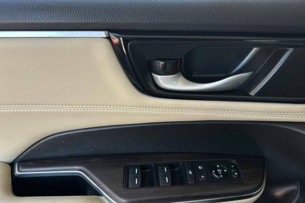 used 2019 Honda Clarity Plug-In Hybrid car, priced at $16,374