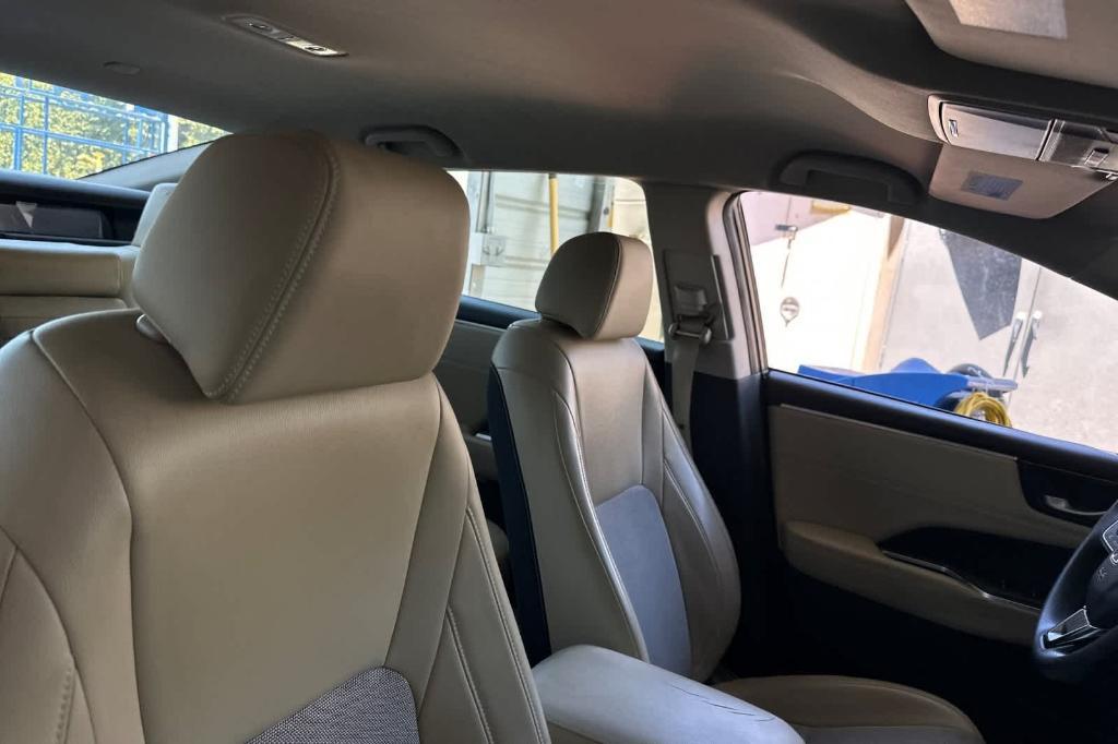 used 2019 Honda Clarity Plug-In Hybrid car, priced at $16,374
