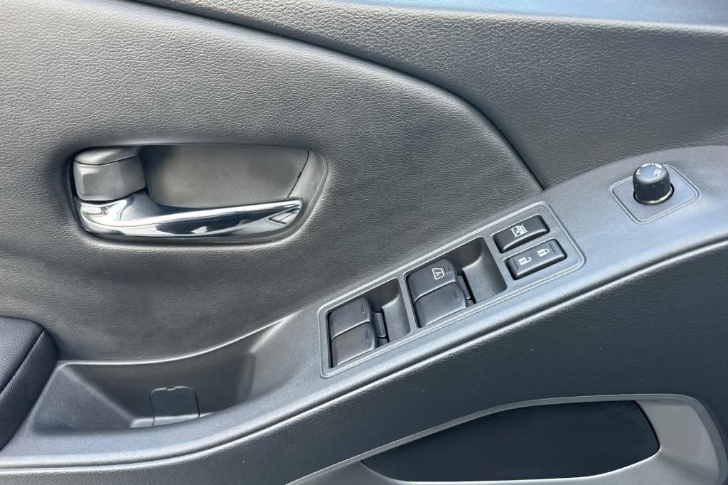 new 2025 Nissan Frontier car, priced at $34,921