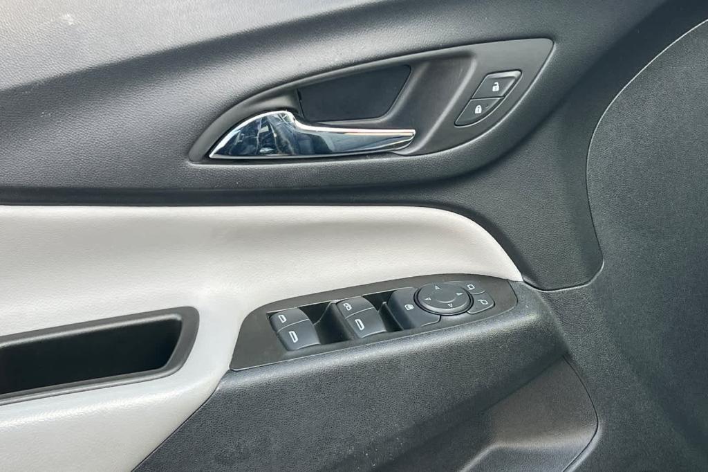used 2023 Chevrolet Equinox car, priced at $18,392