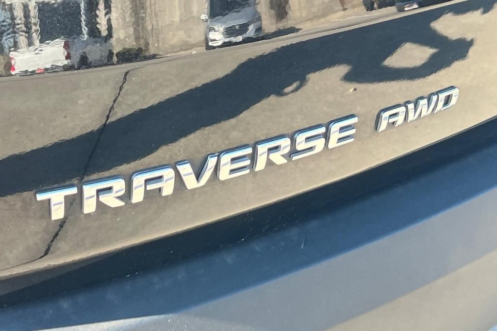 used 2020 Chevrolet Traverse car, priced at $19,397