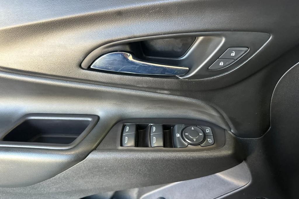 used 2021 Chevrolet Equinox car, priced at $11,991