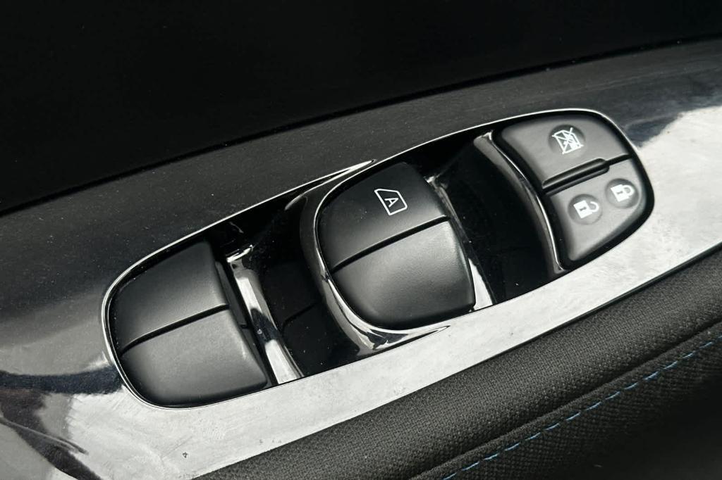 used 2023 Nissan Leaf car, priced at $16,777