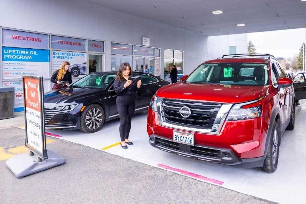 new 2025 Nissan Frontier car, priced at $33,315