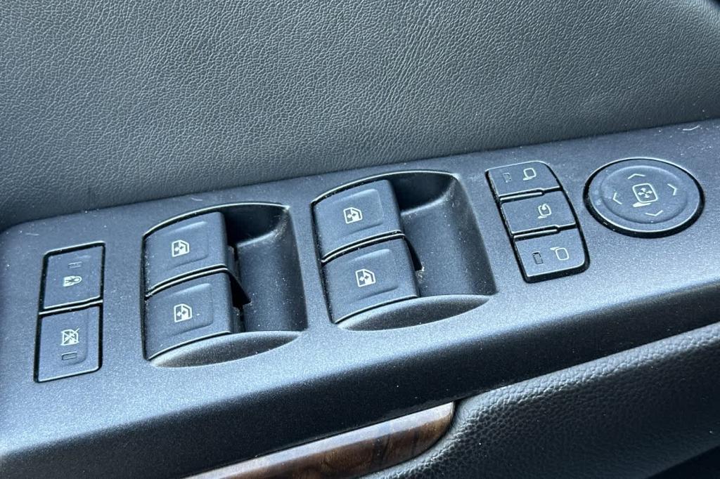 used 2016 Chevrolet Suburban car, priced at $19,895