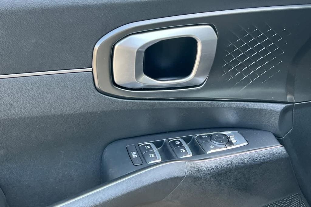 used 2022 Kia Sorento Hybrid car, priced at $21,134