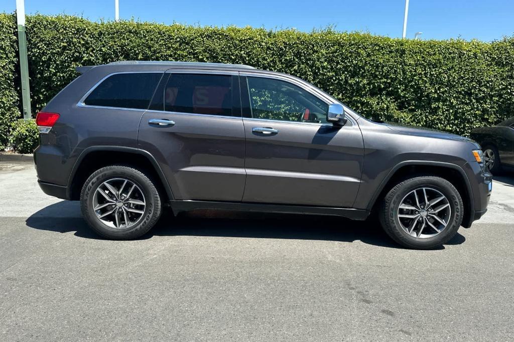 used 2017 Jeep Grand Cherokee car, priced at $13,913