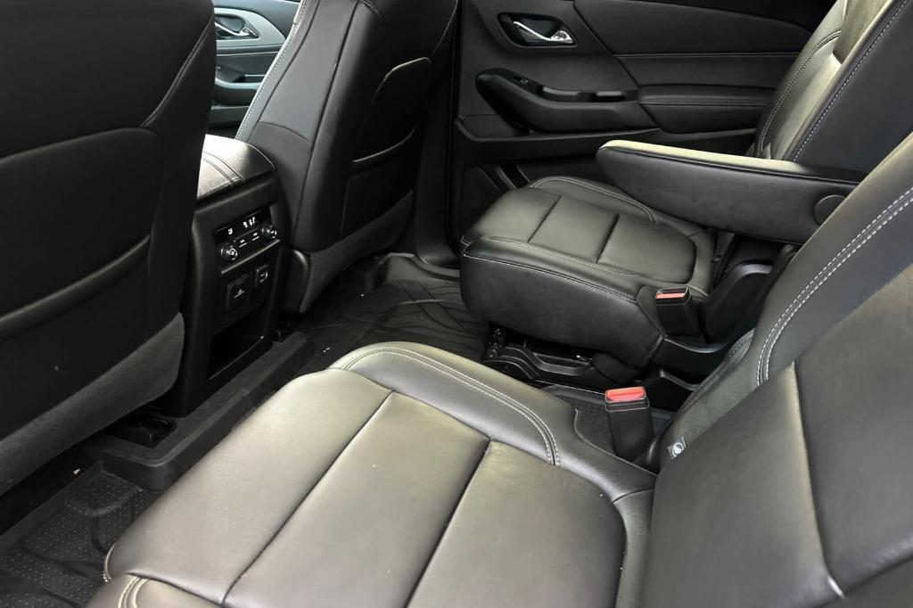 used 2023 Chevrolet Traverse car, priced at $30,671