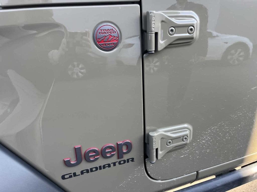 used 2020 Jeep Gladiator car, priced at $38,537