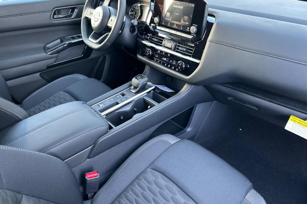 new 2025 Nissan Pathfinder car, priced at $33,490