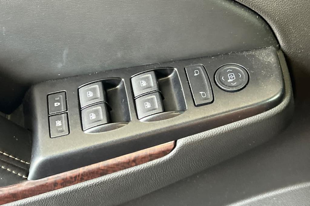 used 2015 GMC Yukon car, priced at $15,475