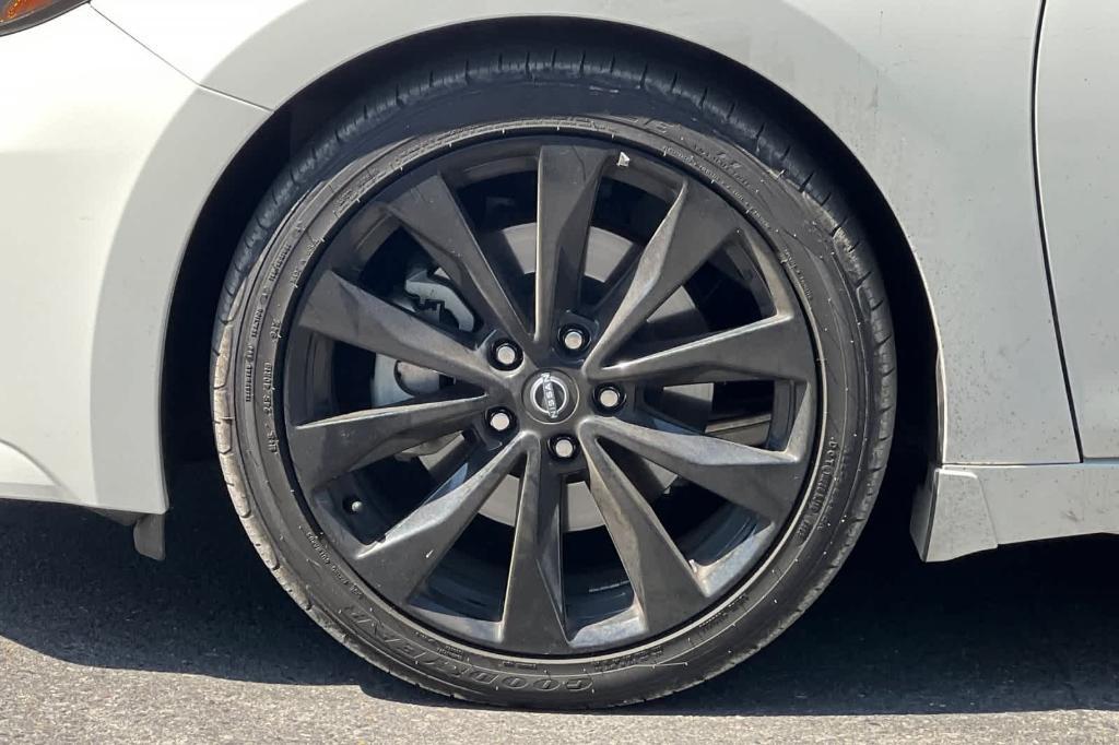 used 2023 Nissan Maxima car, priced at $31,912
