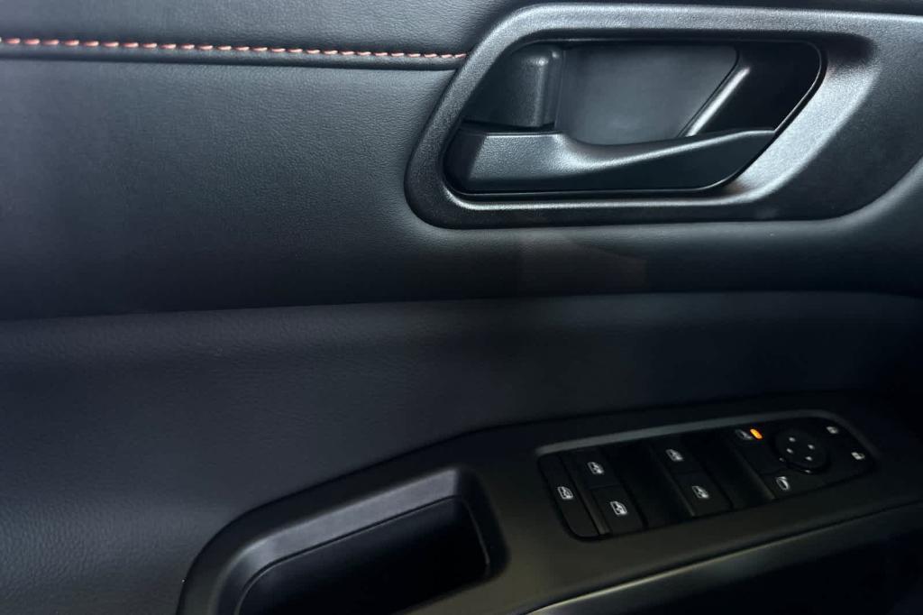 new 2025 Nissan Pathfinder car, priced at $47,620