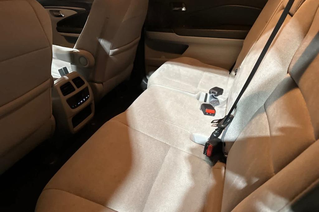 used 2021 Honda Pilot car, priced at $26,078