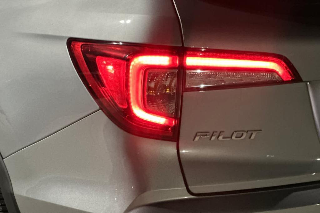 used 2021 Honda Pilot car, priced at $26,078