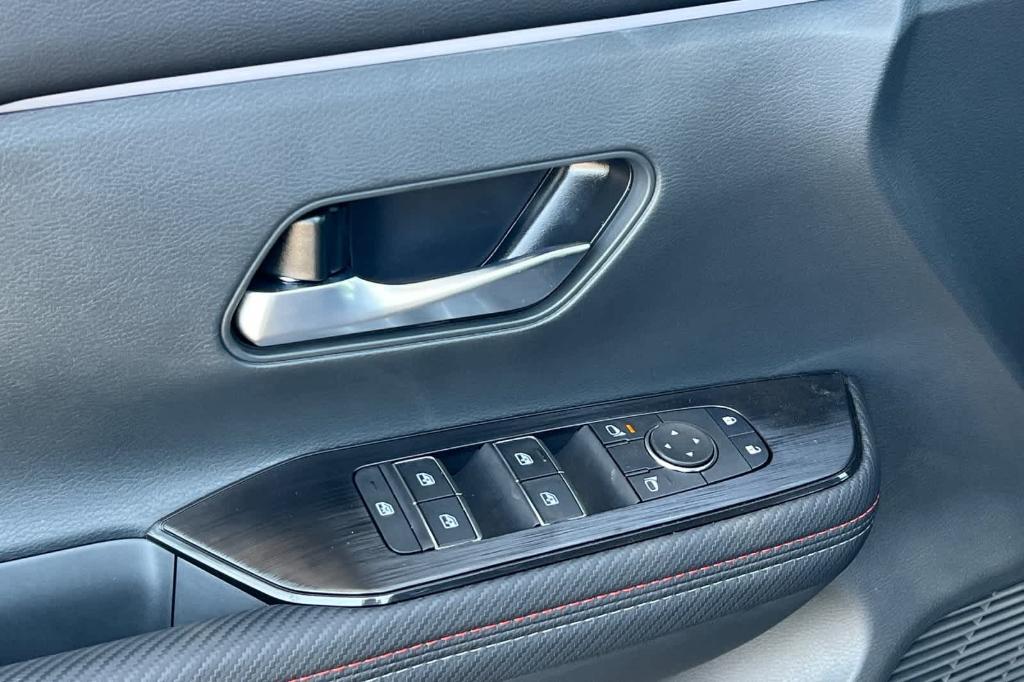 new 2025 Nissan Kicks car, priced at $28,095