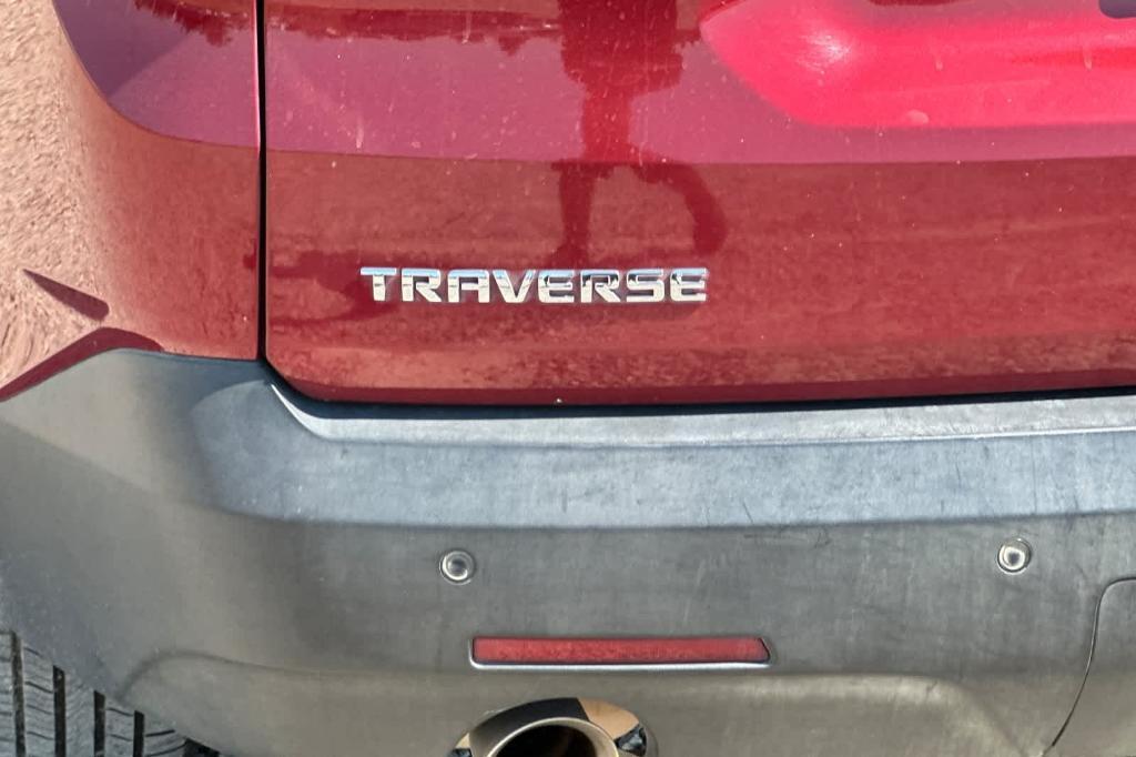 used 2020 Chevrolet Traverse car, priced at $21,021