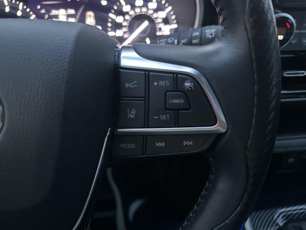 used 2021 Toyota Highlander car, priced at $37,938