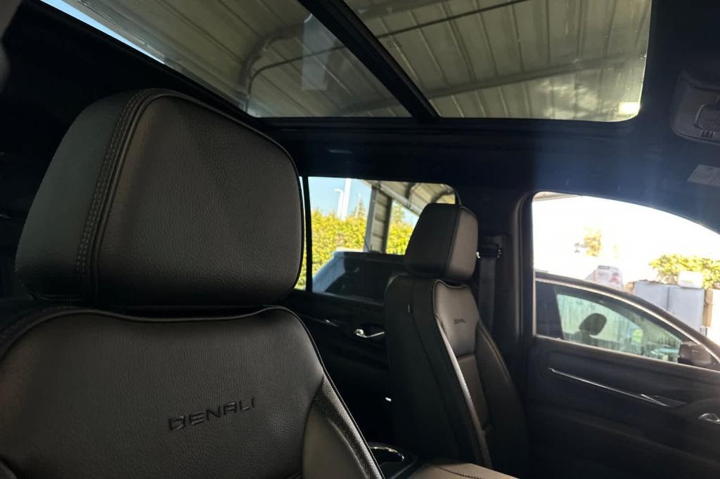 used 2023 GMC Yukon car, priced at $70,907
