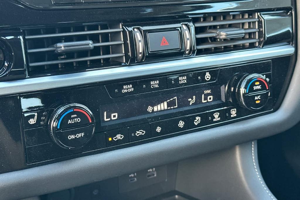 new 2025 Nissan Pathfinder car, priced at $40,828