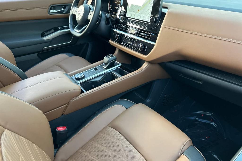 new 2025 Nissan Pathfinder car, priced at $50,263