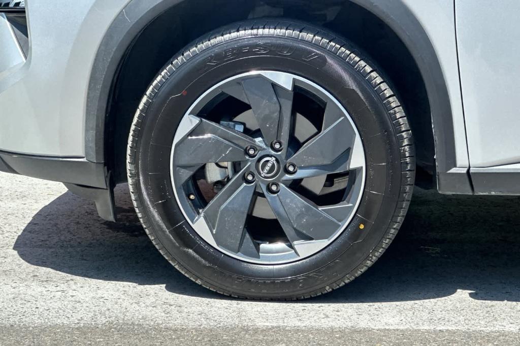 used 2024 Nissan Rogue car, priced at $24,971