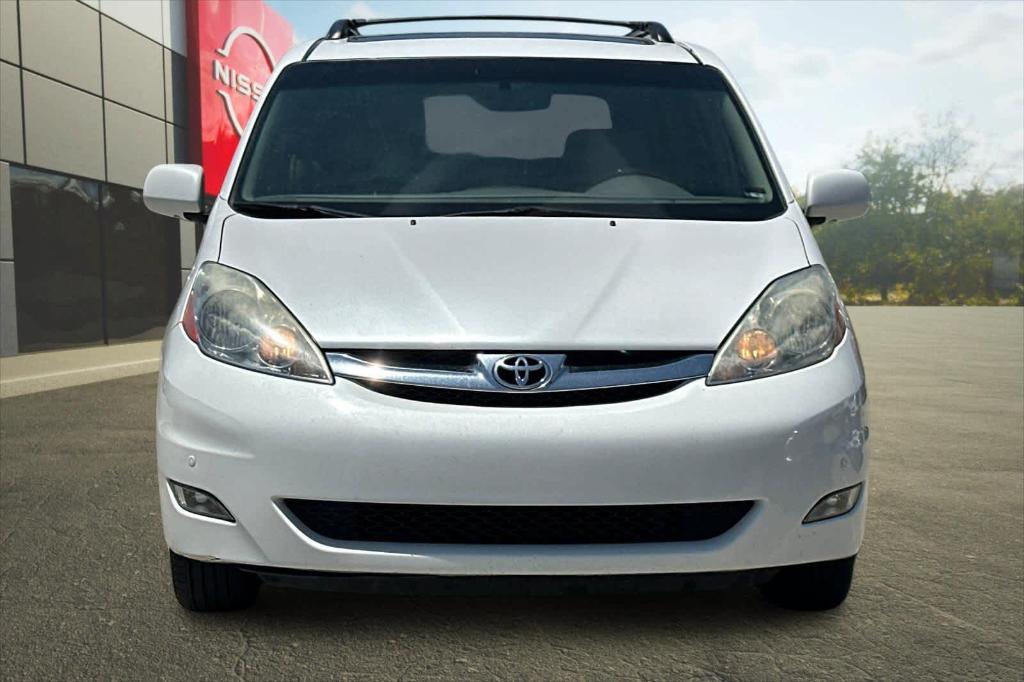 used 2007 Toyota Sienna car, priced at $8,500