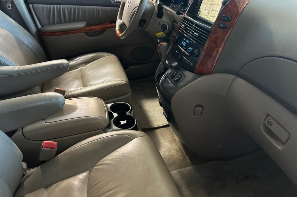 used 2007 Toyota Sienna car, priced at $8,500