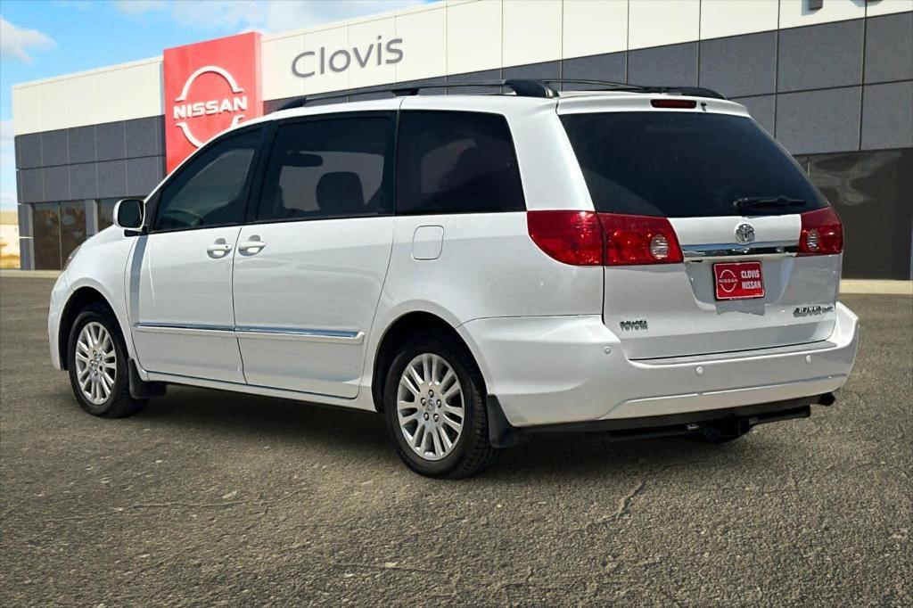used 2007 Toyota Sienna car, priced at $8,500