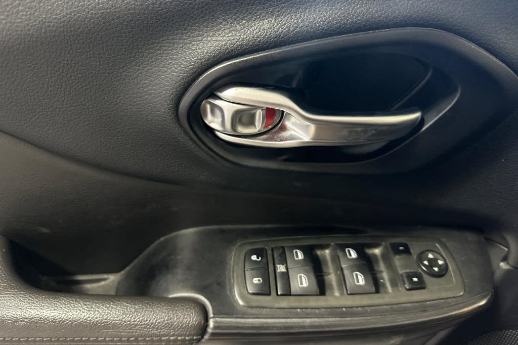 used 2014 Jeep Cherokee car, priced at $8,942