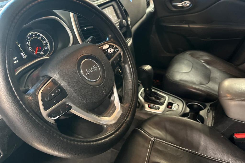 used 2014 Jeep Cherokee car, priced at $8,942