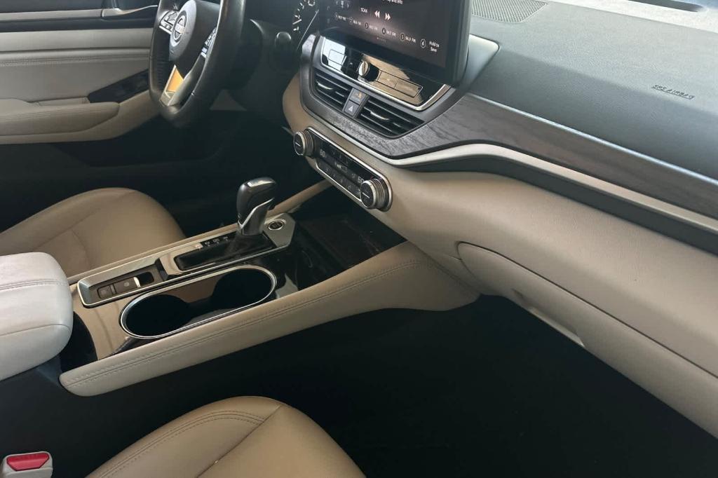 used 2023 Nissan Altima car, priced at $25,862