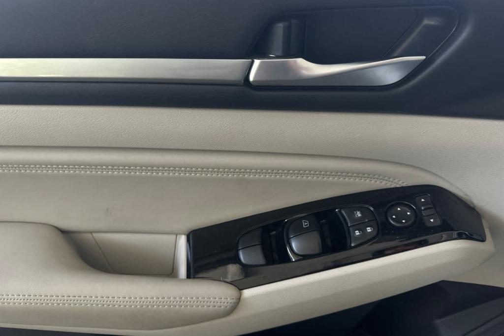 used 2023 Nissan Altima car, priced at $25,862