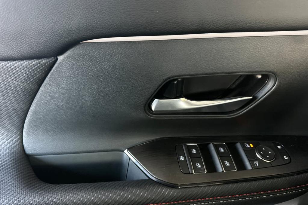 new 2025 Nissan Kicks car, priced at $32,110