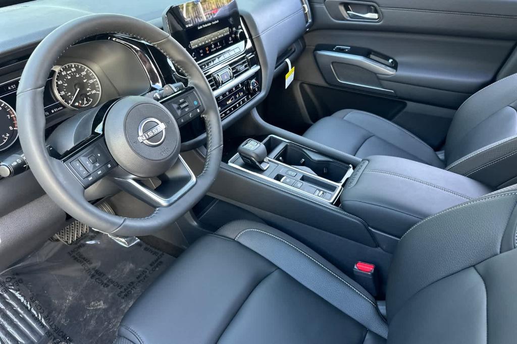 new 2025 Nissan Pathfinder car, priced at $36,670