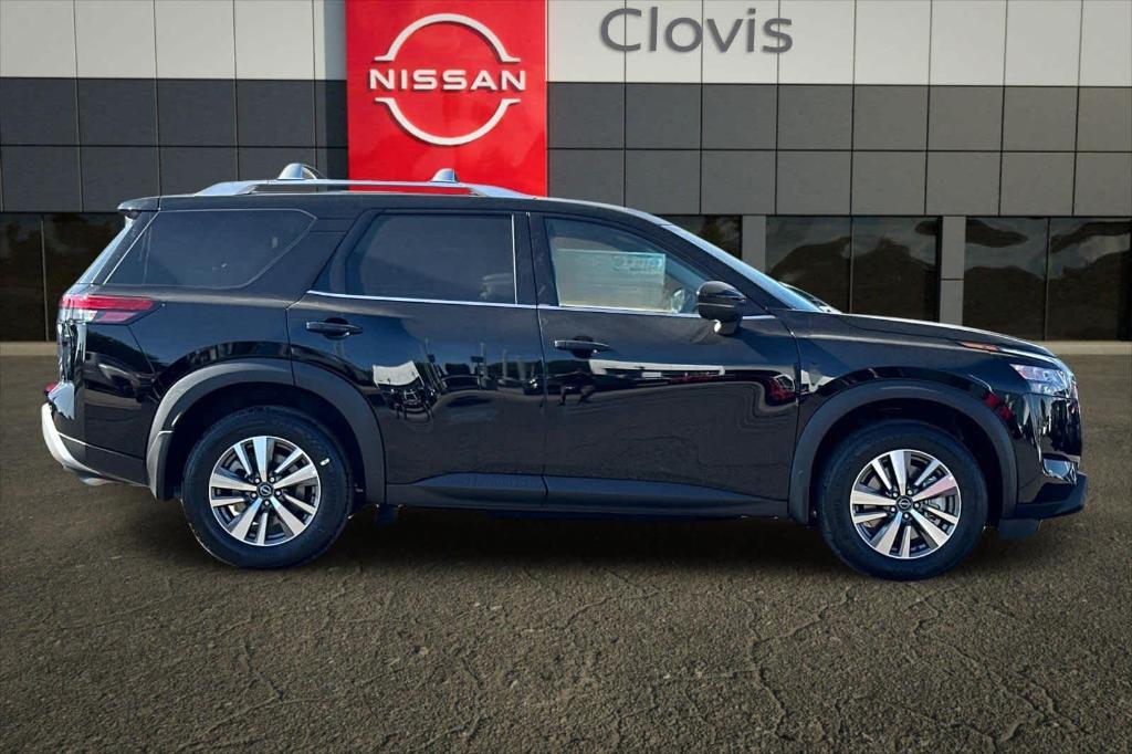 new 2025 Nissan Pathfinder car, priced at $36,670
