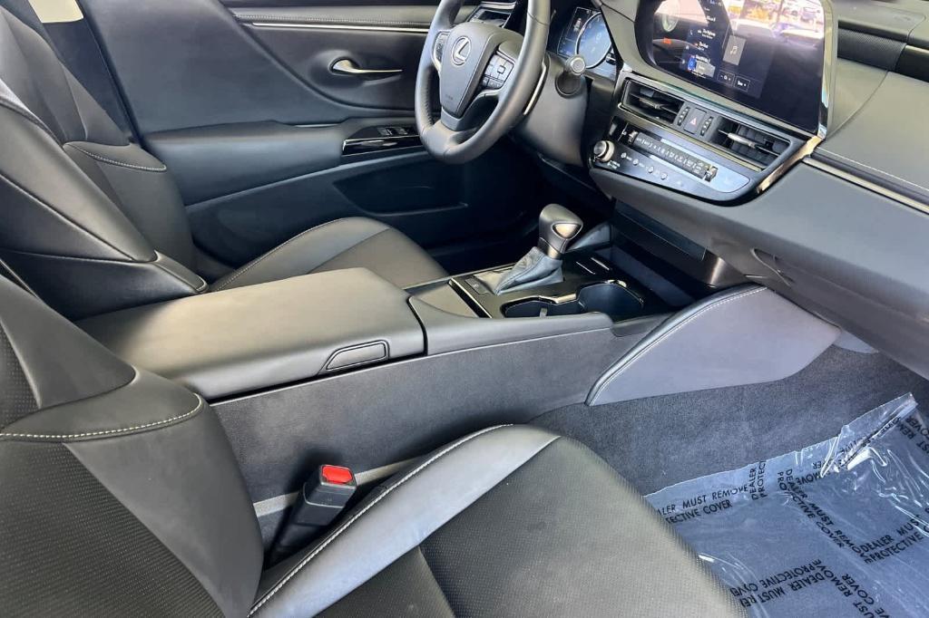 used 2025 Lexus ES 350 car, priced at $42,867