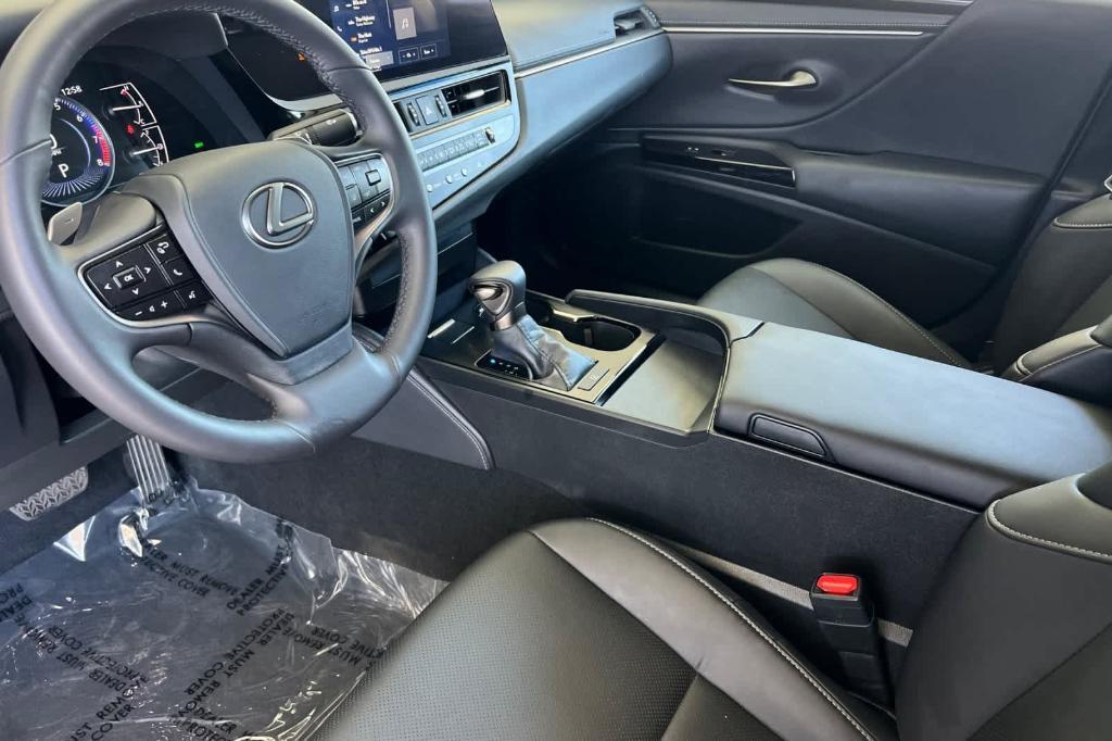used 2025 Lexus ES 350 car, priced at $42,867