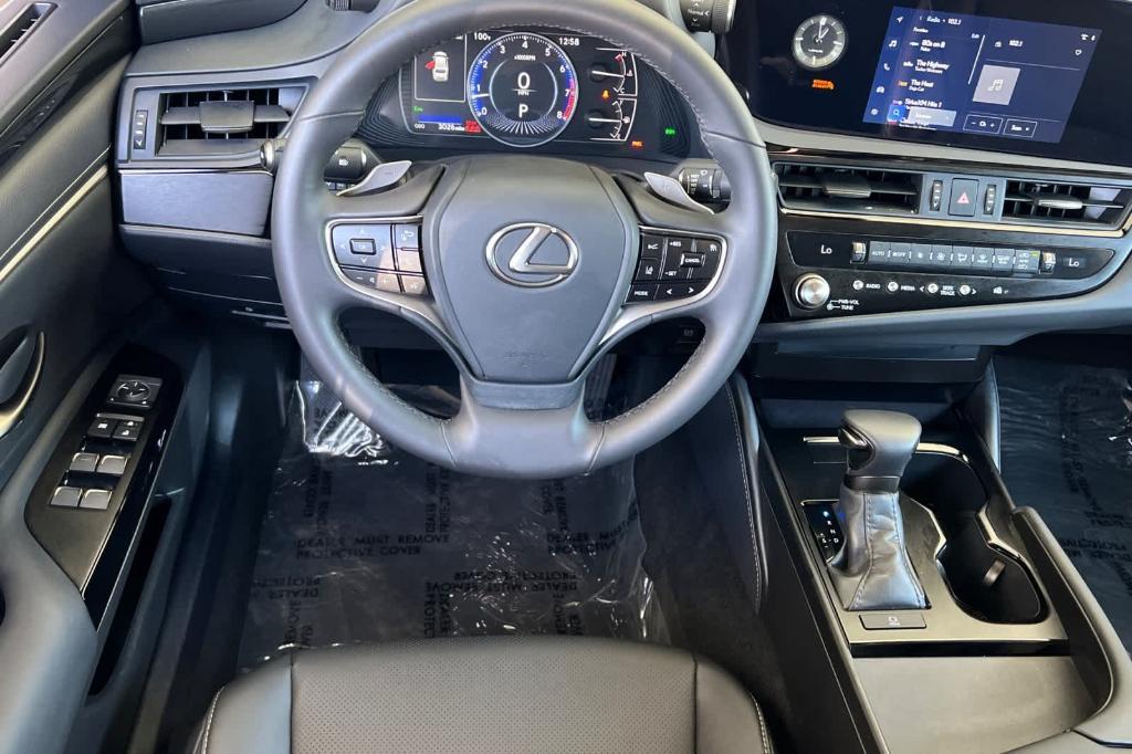 used 2025 Lexus ES 350 car, priced at $42,867