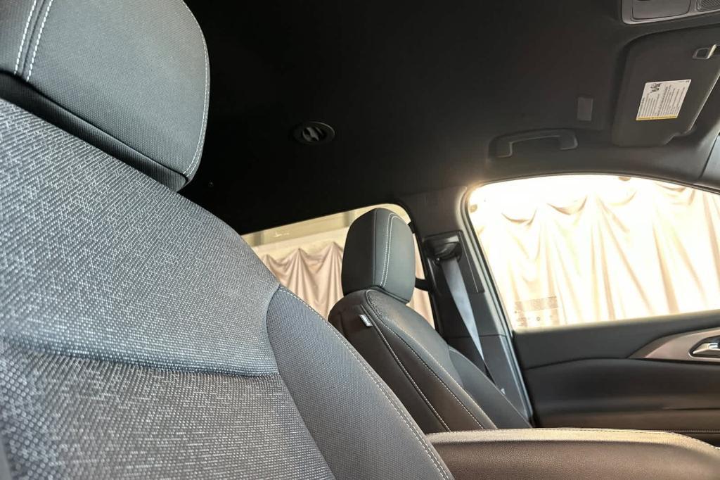 used 2025 Chevrolet Traverse car, priced at $38,749