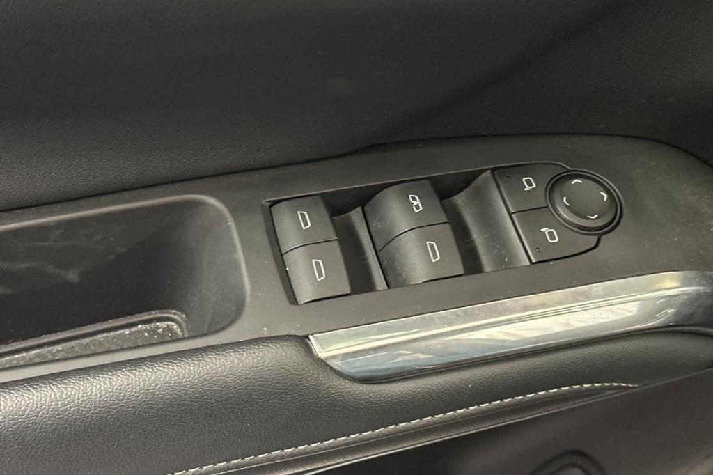 used 2025 Chevrolet Traverse car, priced at $38,749