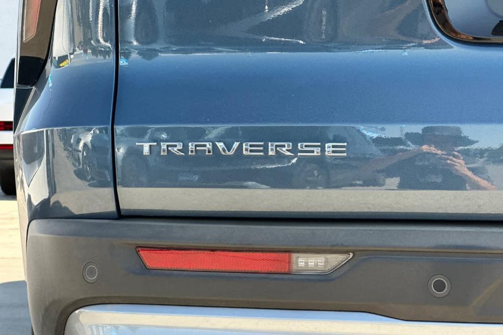 used 2025 Chevrolet Traverse car, priced at $38,749