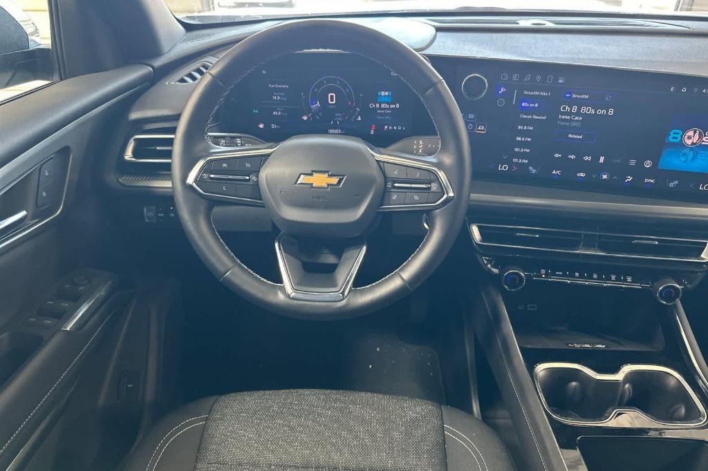 used 2025 Chevrolet Traverse car, priced at $38,749