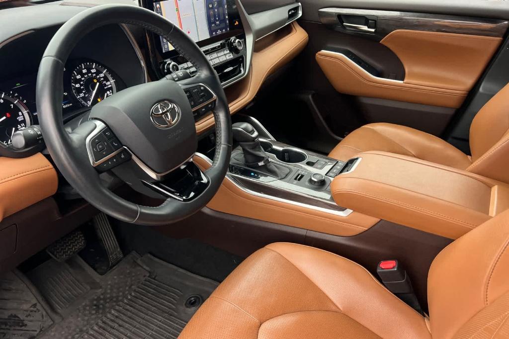 used 2020 Toyota Highlander car, priced at $36,310