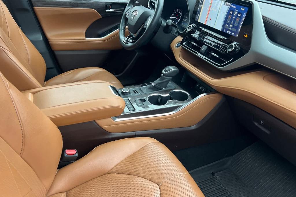 used 2020 Toyota Highlander car, priced at $36,310