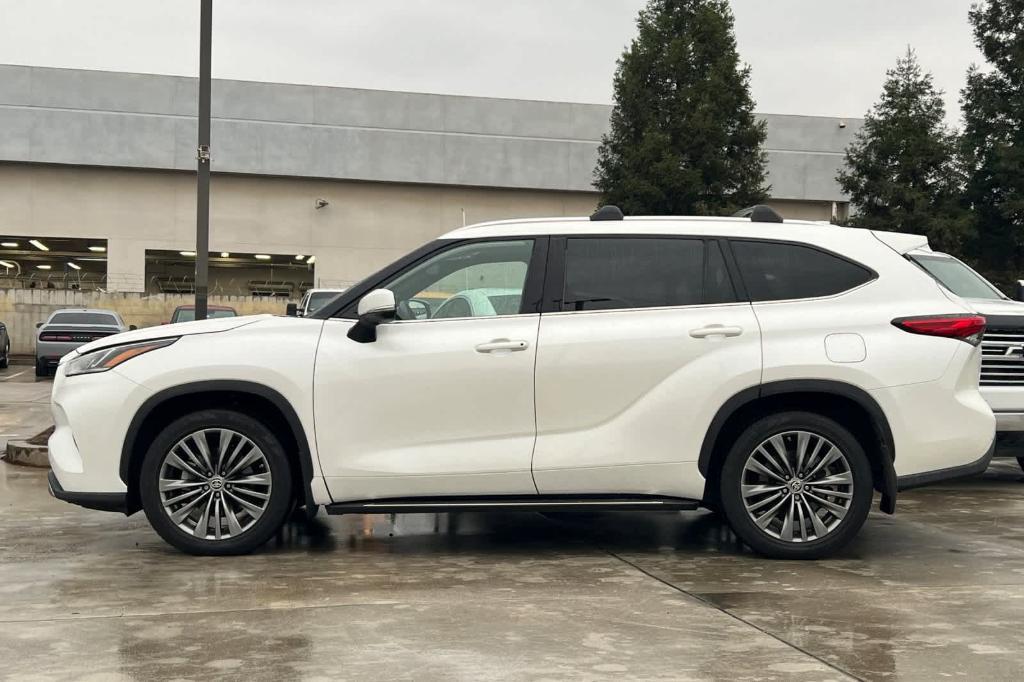 used 2020 Toyota Highlander car, priced at $36,310