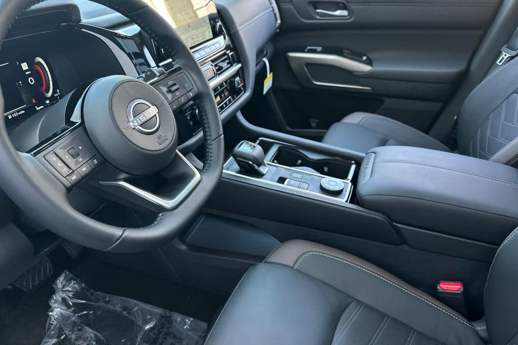 new 2025 Nissan Pathfinder car, priced at $44,301